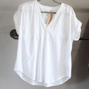 GAP white linen blouse, size medium, NWT